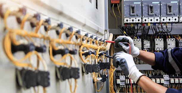 Professional Electrician technician working in Roselle, NJ
